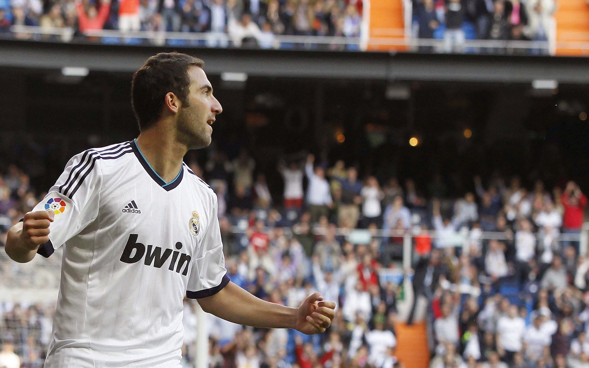 开云中国官网-欧洲冠军联赛:皇马逆袭晋级,淘汰赛精彩纷呈!,欧冠皇马比赛