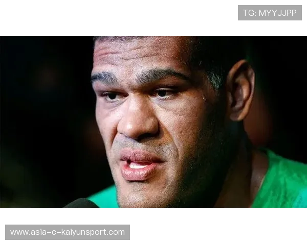 UFC战前暖场：选手们的意外“贴贴”背后隐藏的故事