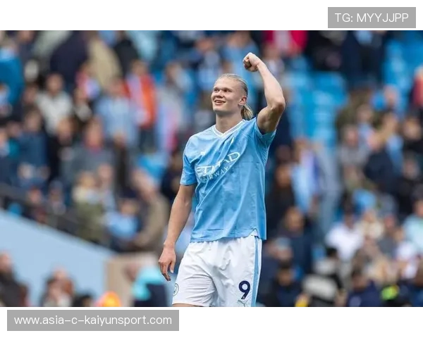 哈兰德与经纪人被拍在豪华会所，商业消息引猜测