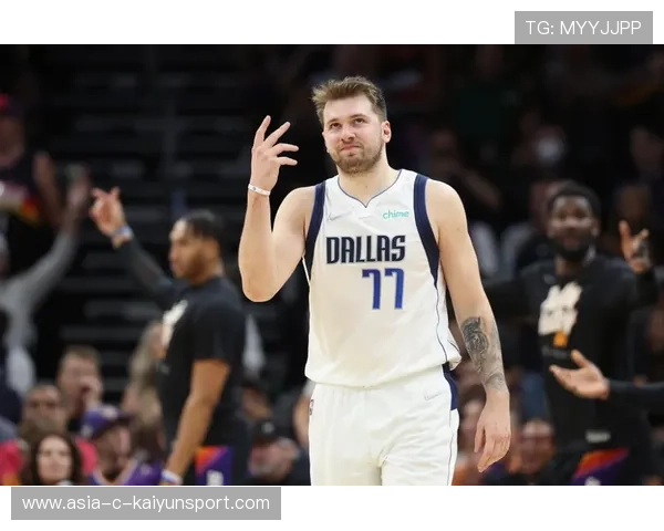 库里领衔新体系全面起航 库里领衔新体系全面起航