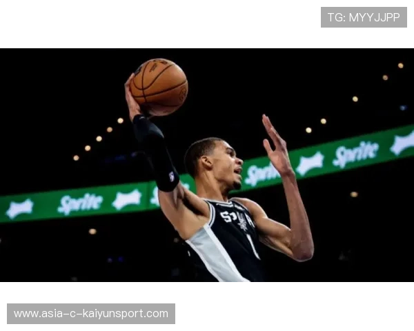 文班亚马补防封盖后反击扣篮,圣安东尼奥画面太爽 文班亚马补防封盖后反击扣篮,圣安东尼奥画面太爽